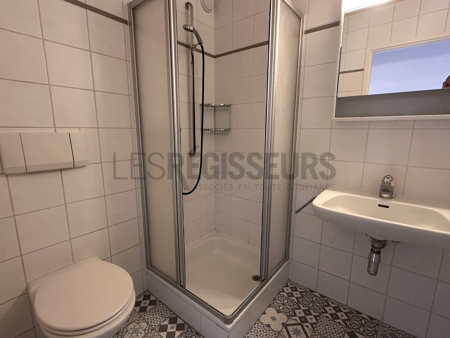 5-room apartment with balcony in a quiet environment - Photo 5 of 7