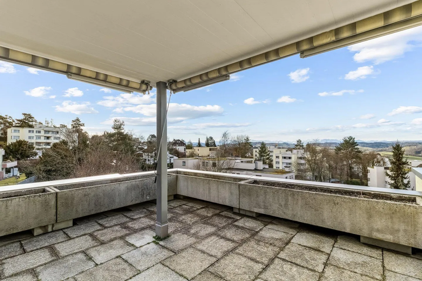 Vivere spazioso vicino all'Uetliberg - Foto 1 di 8