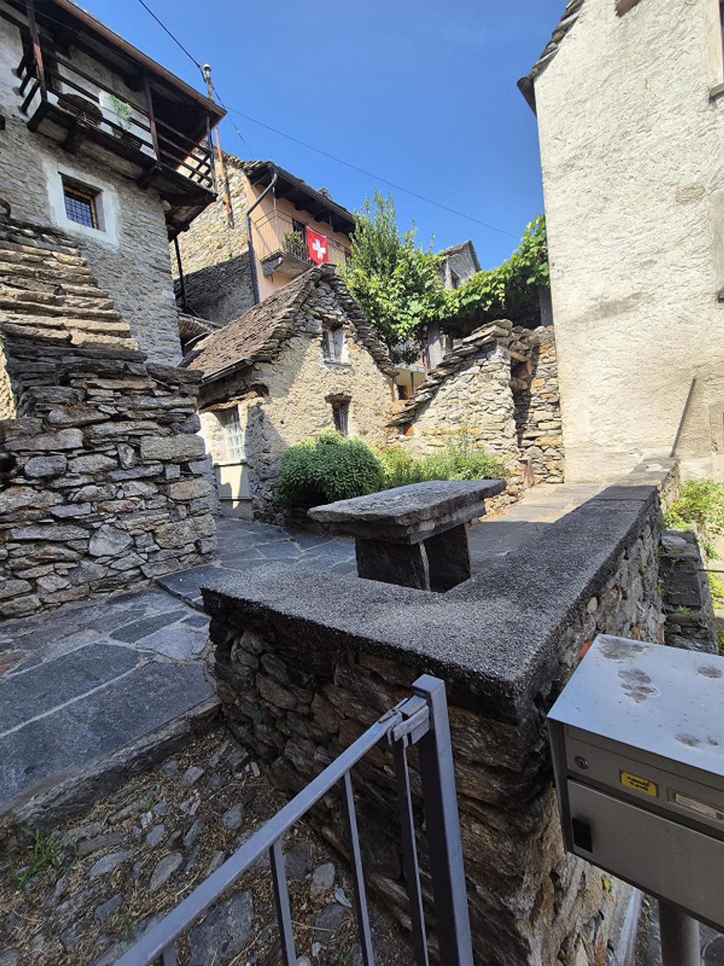 Rareté : Rustique avec garage à Brione sopra Minusio - Photo 7 sur 7