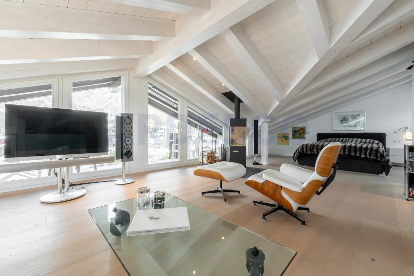 Au-dessus des toits de Saas-Fee - Photo 1 sur 19