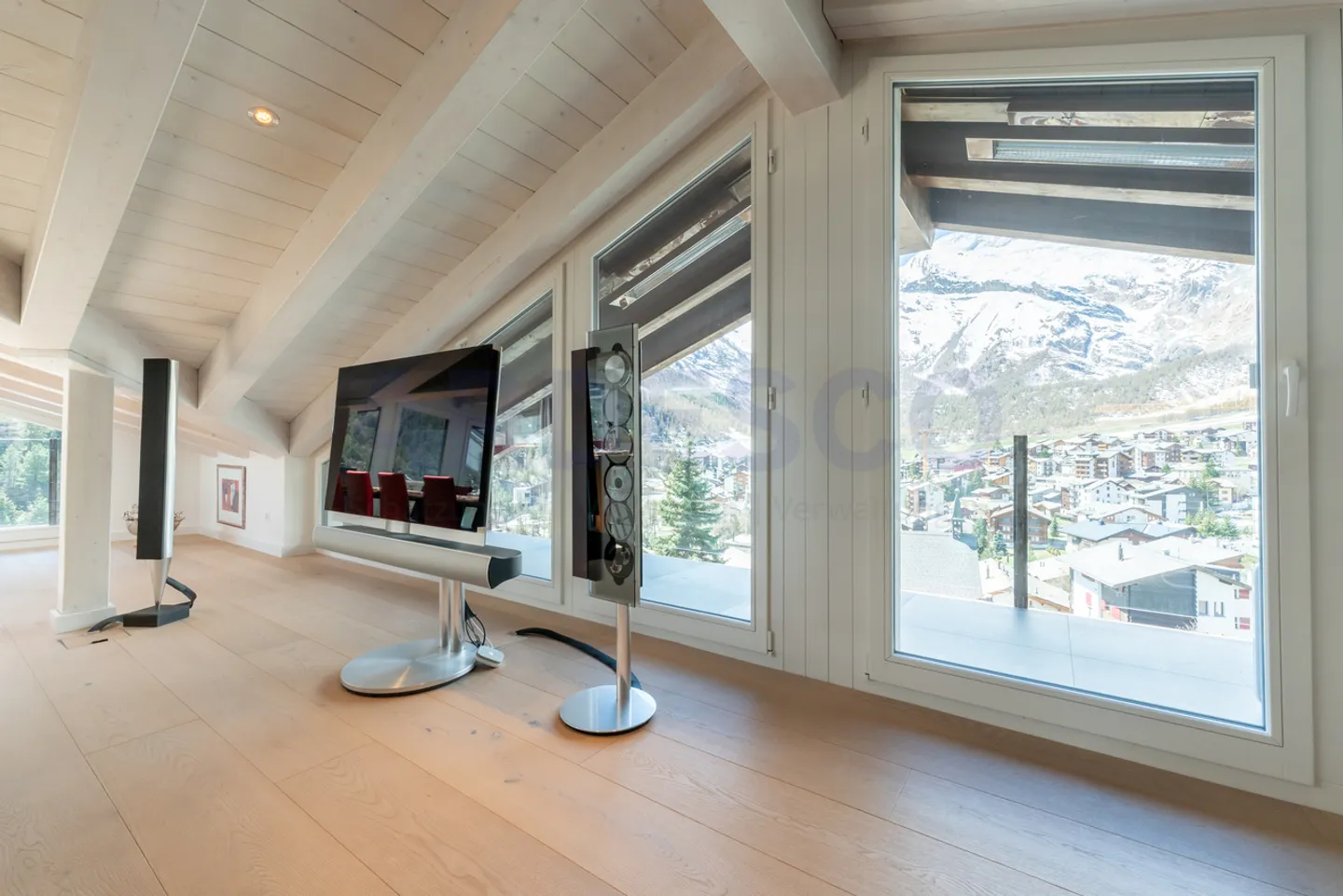 Au-dessus des toits de Saas-Fee - Photo 3 sur 19