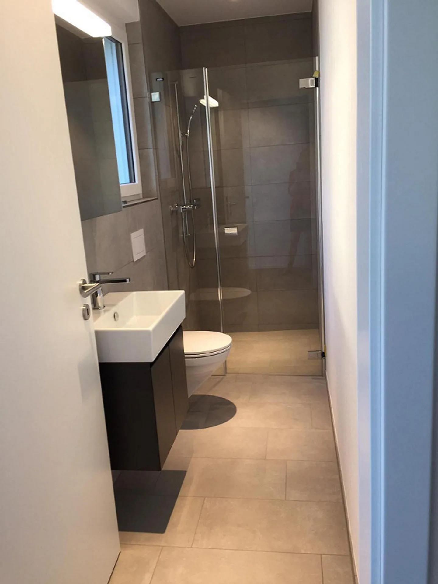 Casa unifamiliare moderna di 5,5 locali con standard di finitura di alta qualità - Foto 8 di 14