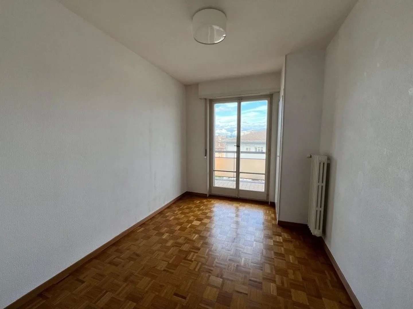 Appartement Charmant dans Quartier Calme - Photo 2 sur 8