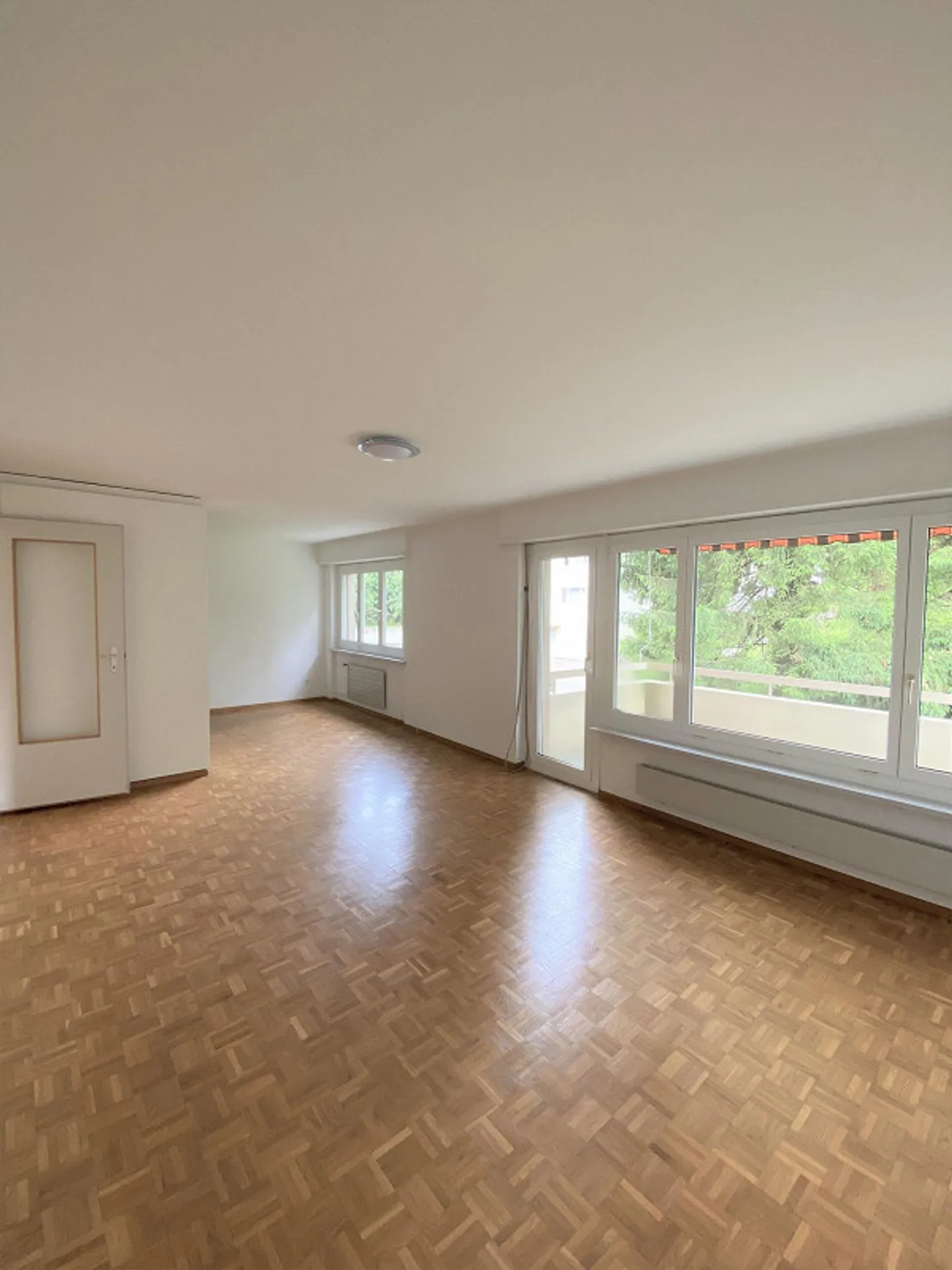 Helle 2½-Zimmerwohnung zum vemieten! - Foto 1 von 7