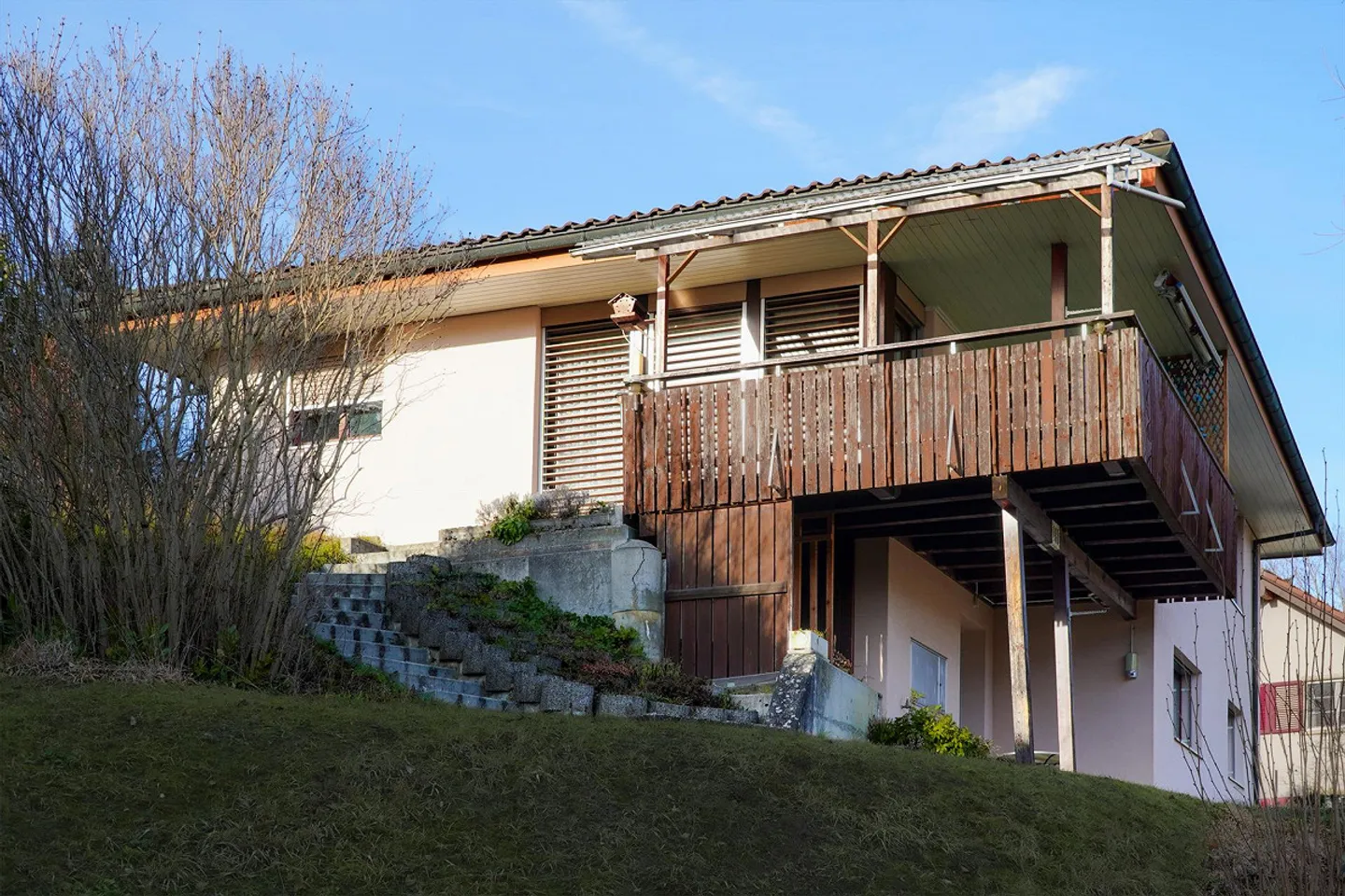 Detached single-family house with large garden and plenty of potential - Photo 3 of 19