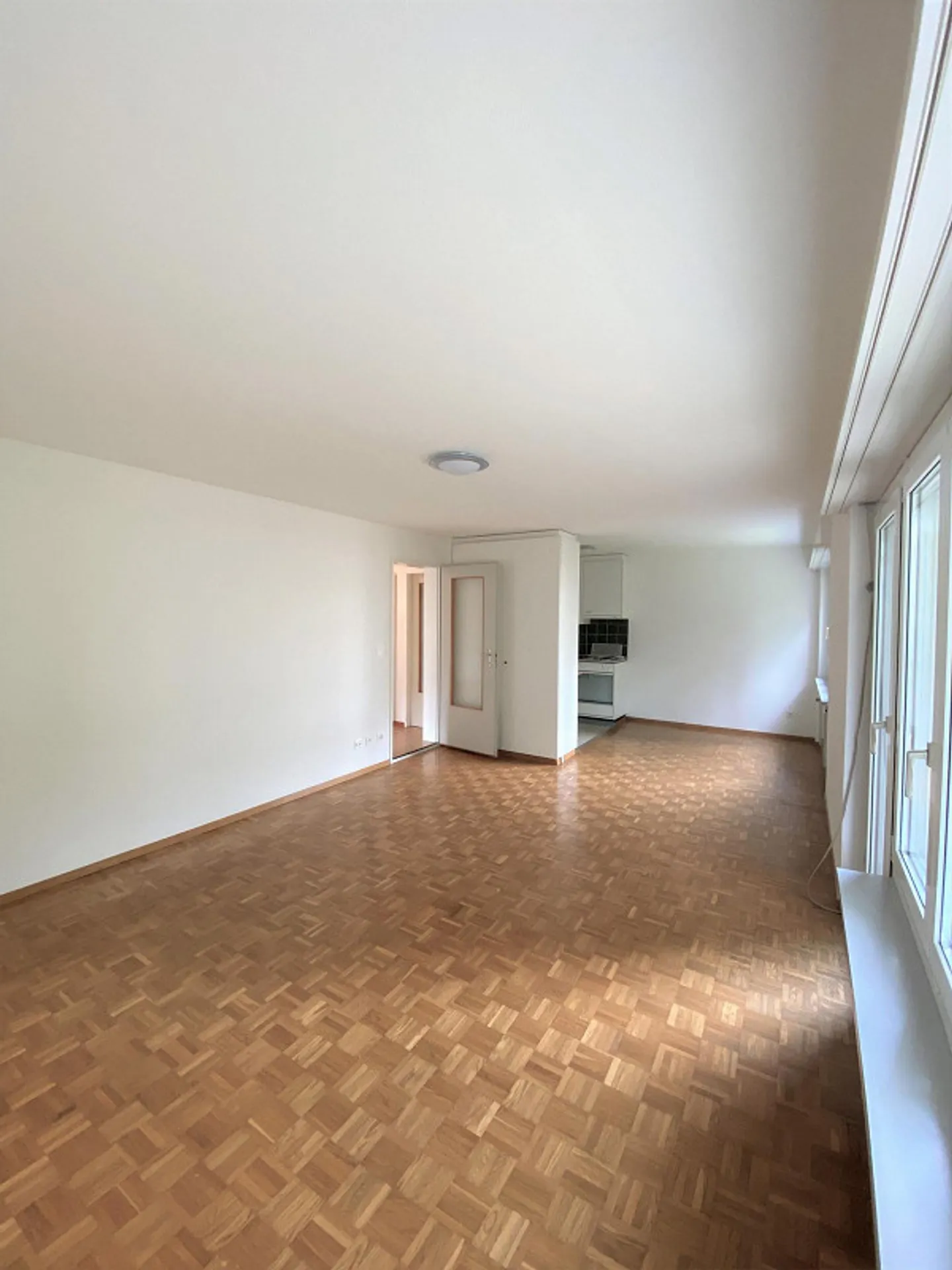 Helle 2½-Zimmerwohnung zum vemieten! - Foto 2 von 7