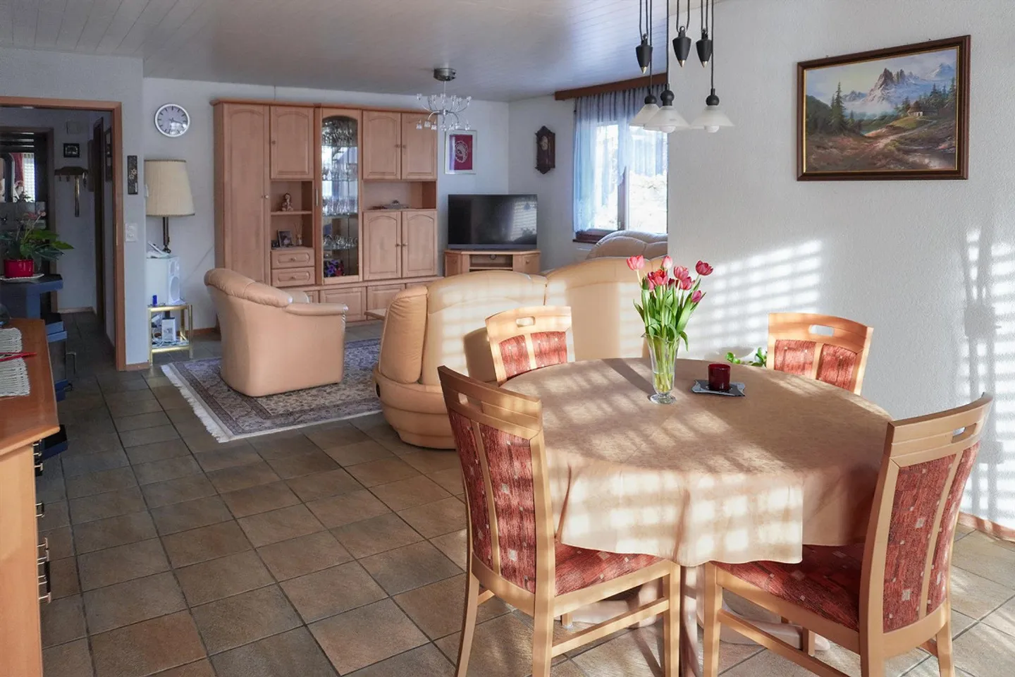 Detached single-family house with large garden and plenty of potential - Photo 7 of 19