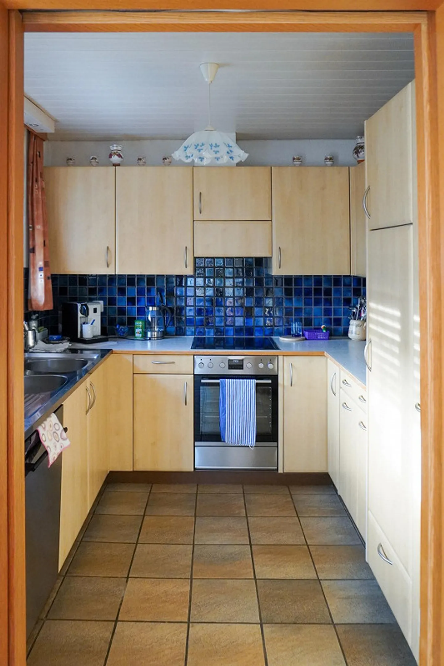 Detached single-family house with large garden and plenty of potential - Photo 9 of 19