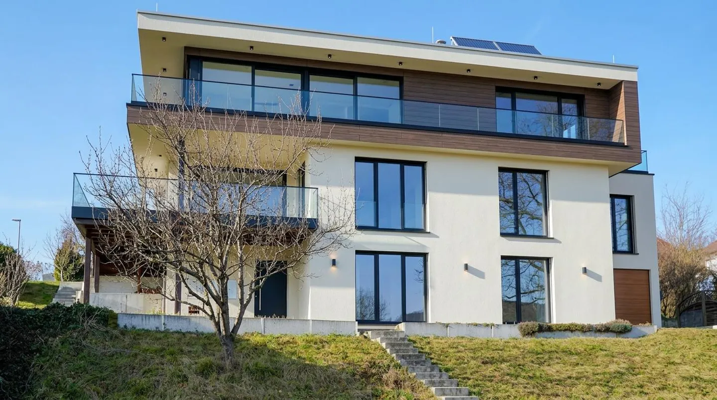 Detached single-family house with large garden and plenty of potential - Photo 15 of 19