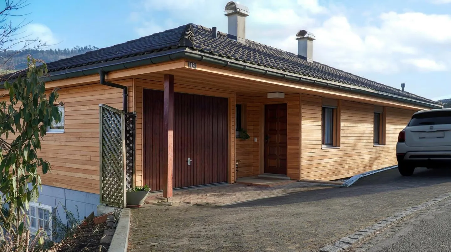 Detached single-family house with large garden and plenty of potential - Photo 19 of 19