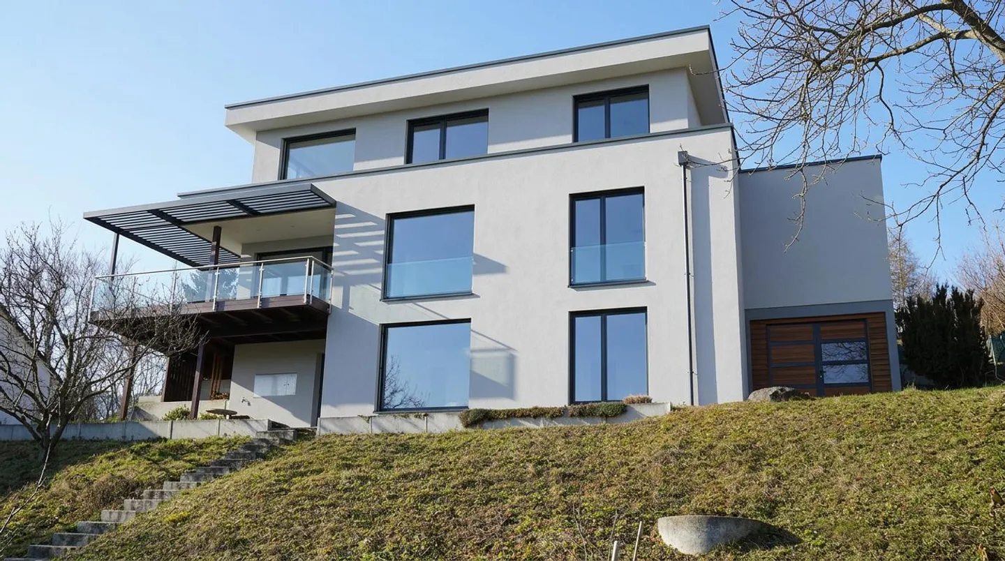 Detached single-family house with large garden and plenty of potential - Photo 17 of 19