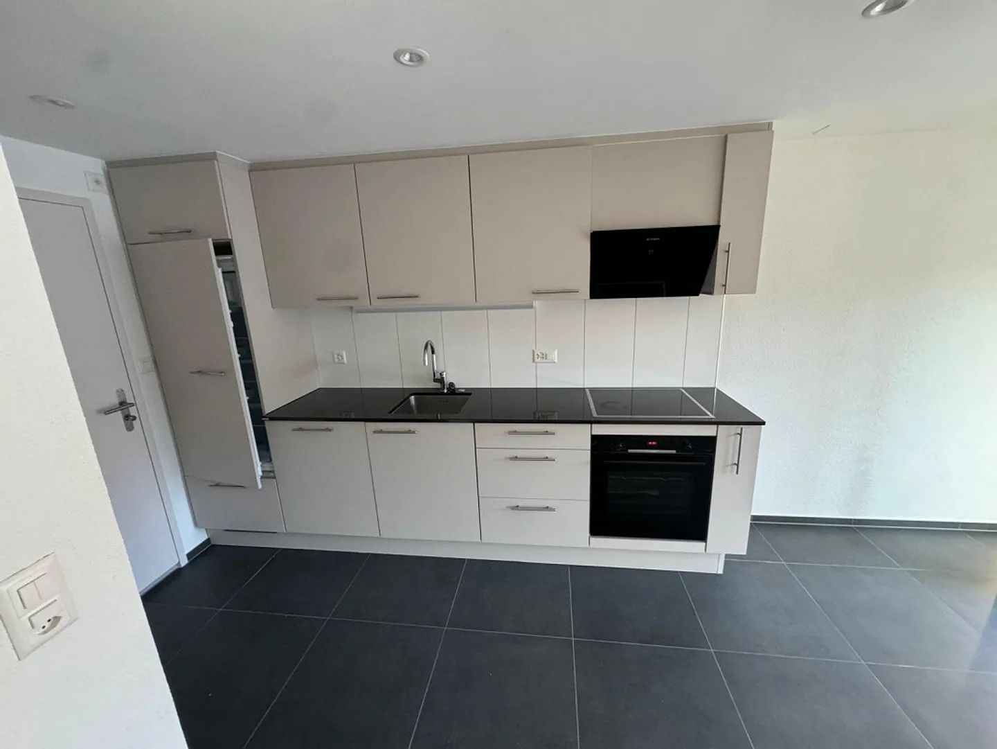 Belle penthouse de 2,5 pièces avec grande terrasse - Photo 2 sur 9