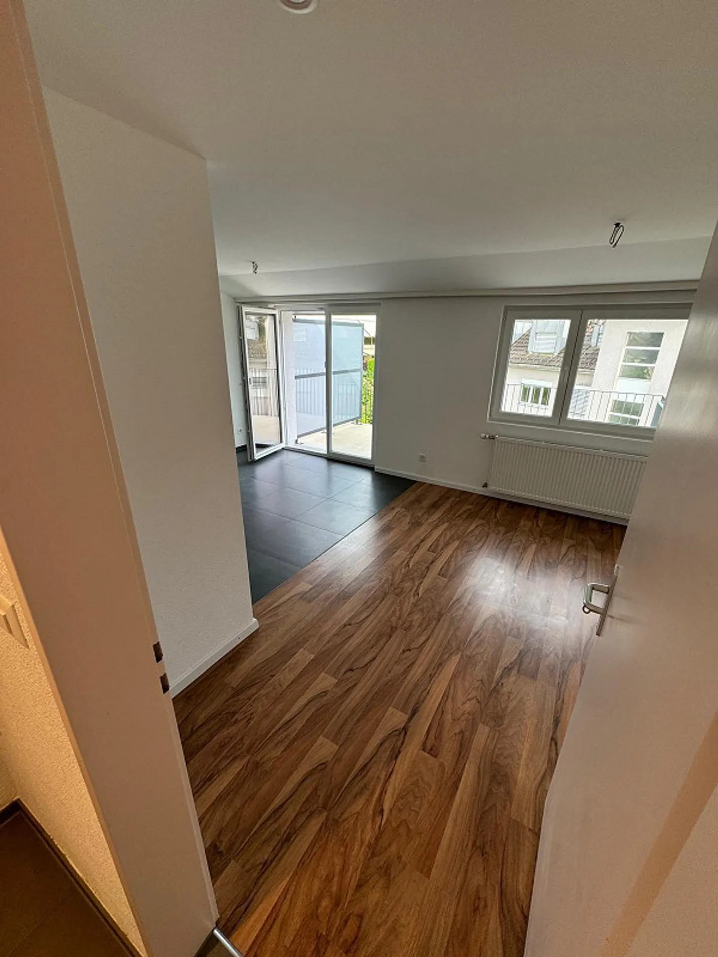 Belle penthouse de 2,5 pièces avec grande terrasse - Photo 3 sur 9