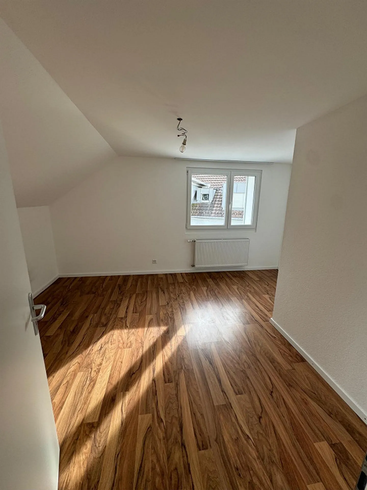 Belle penthouse de 2,5 pièces avec grande terrasse - Photo 6 sur 9