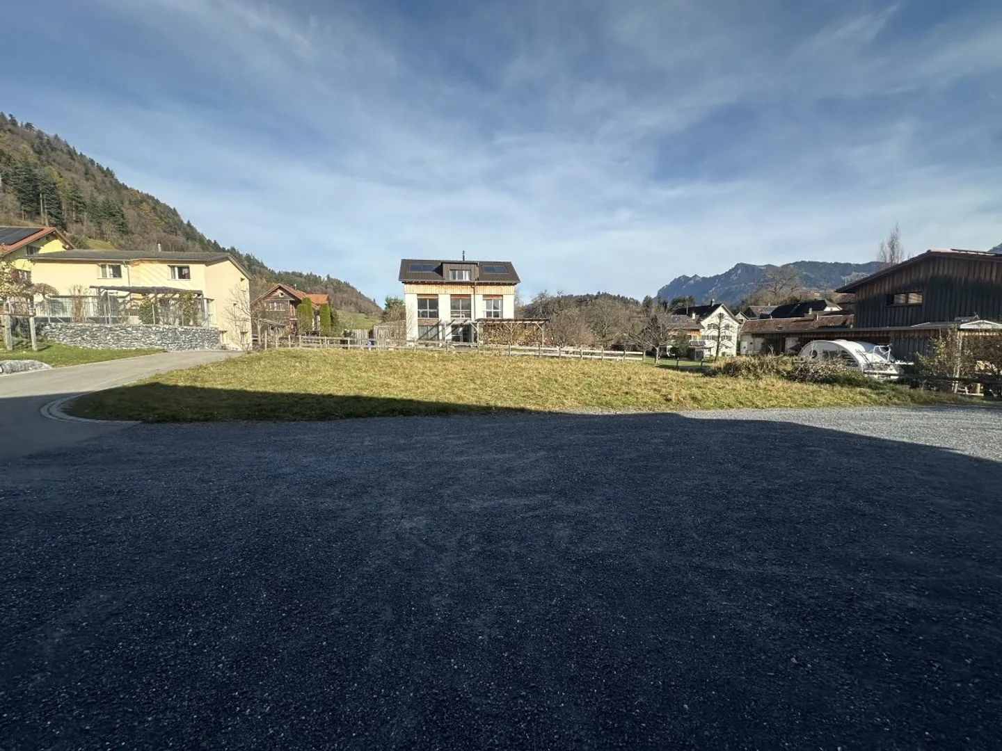 Charmantes Grundstück mit Bergsicht - Foto 5 von 5