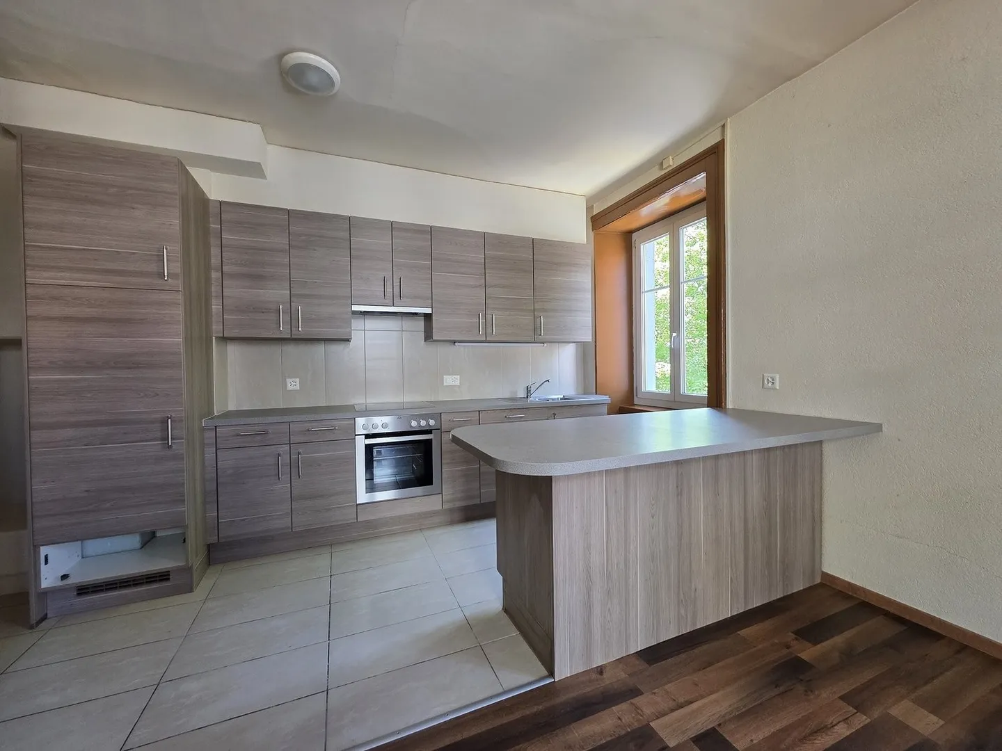 NICE ACCOMMODATION WITH BALCONY - Photo 1 of 8