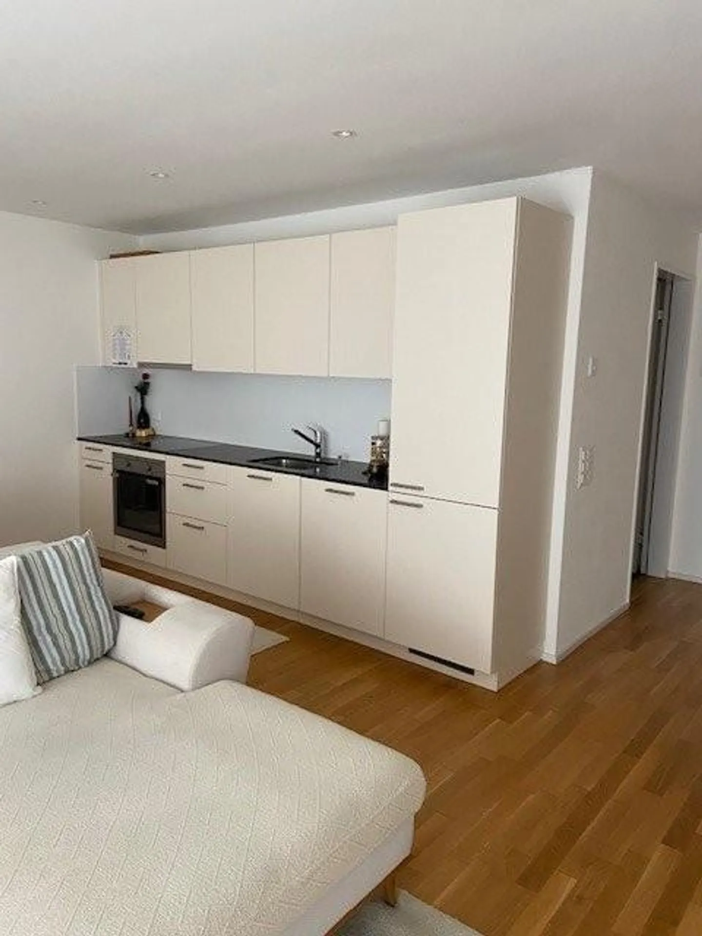 Appartamento affascinante in un nuovo edificio a Grenchen - Foto 2 di 8