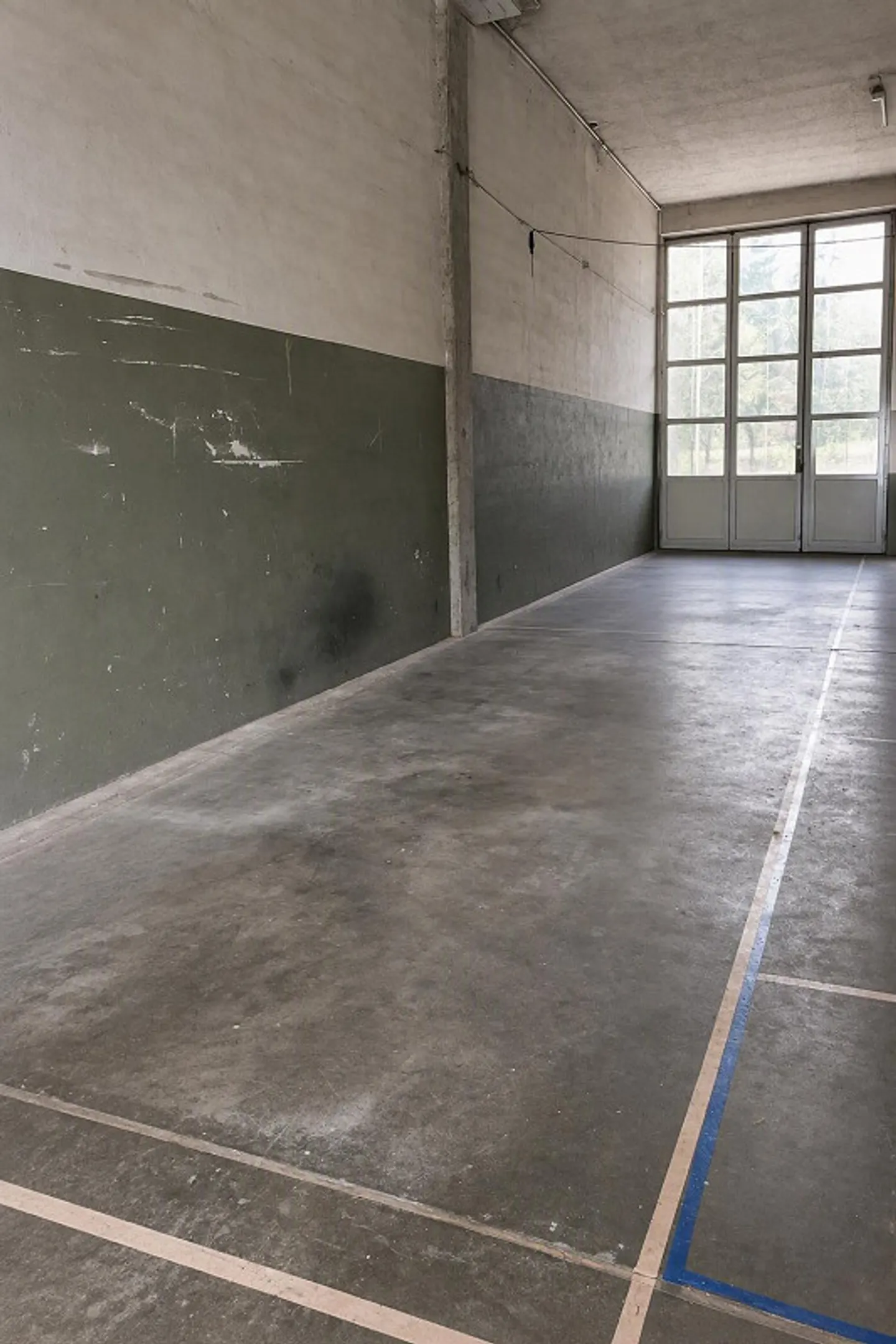 Parking space for motorhomes or trailers for rent - Photo 2 of 2