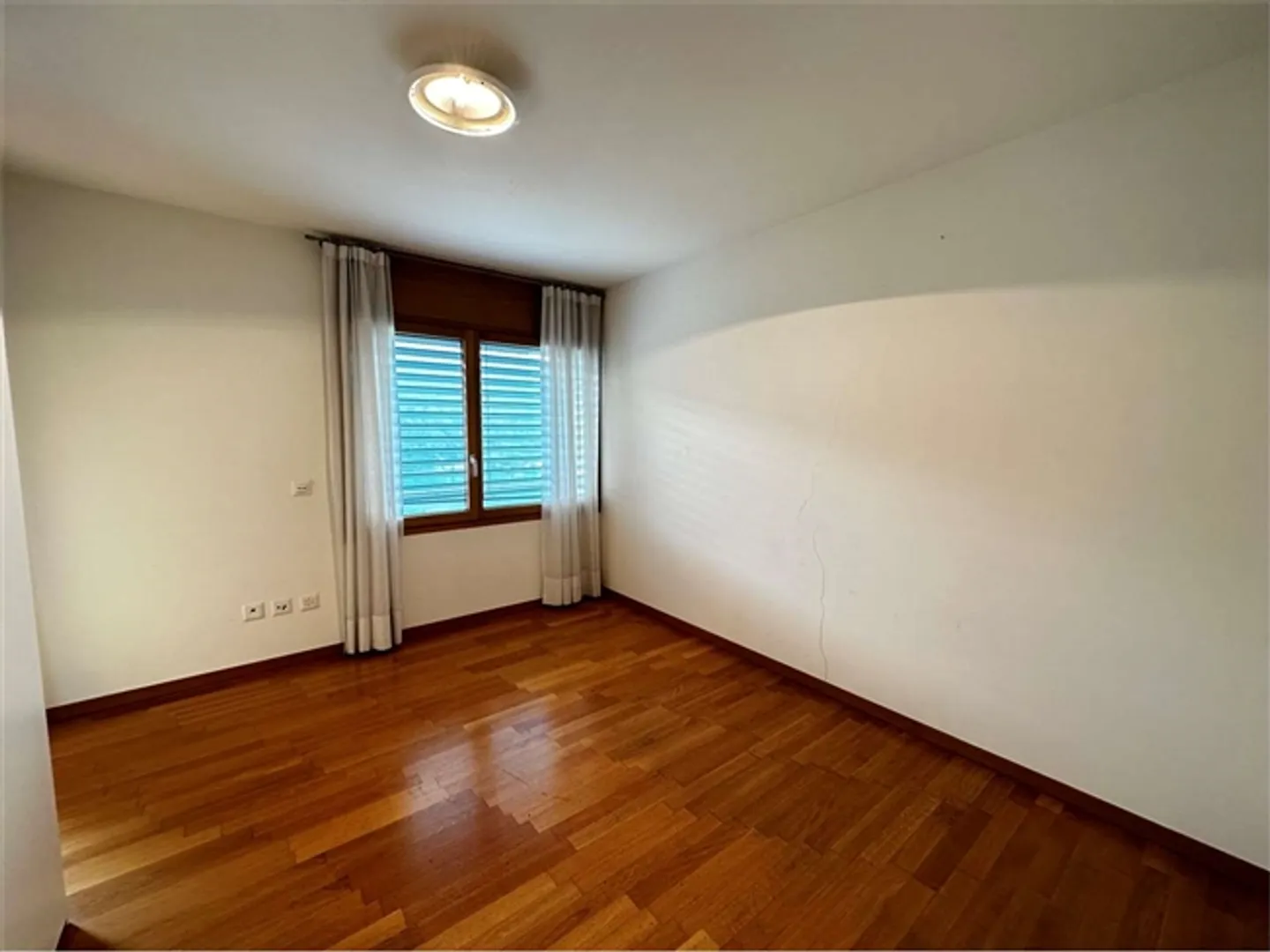 Villa with magnificent lake view in Vico Morcote - Photo 18 of 20