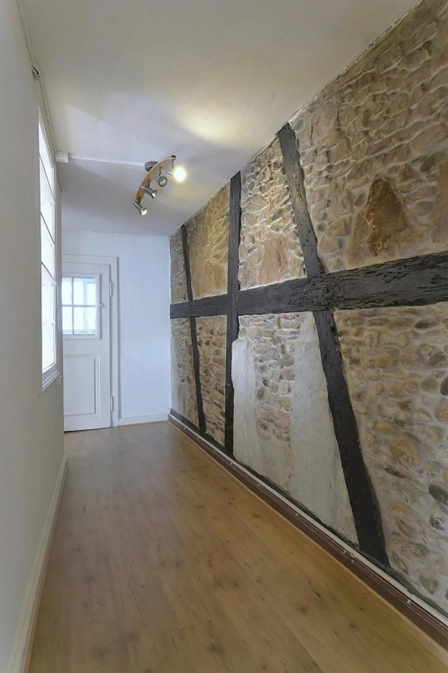 Charming old apartment in the heart of Basel - Photo 4 of 9