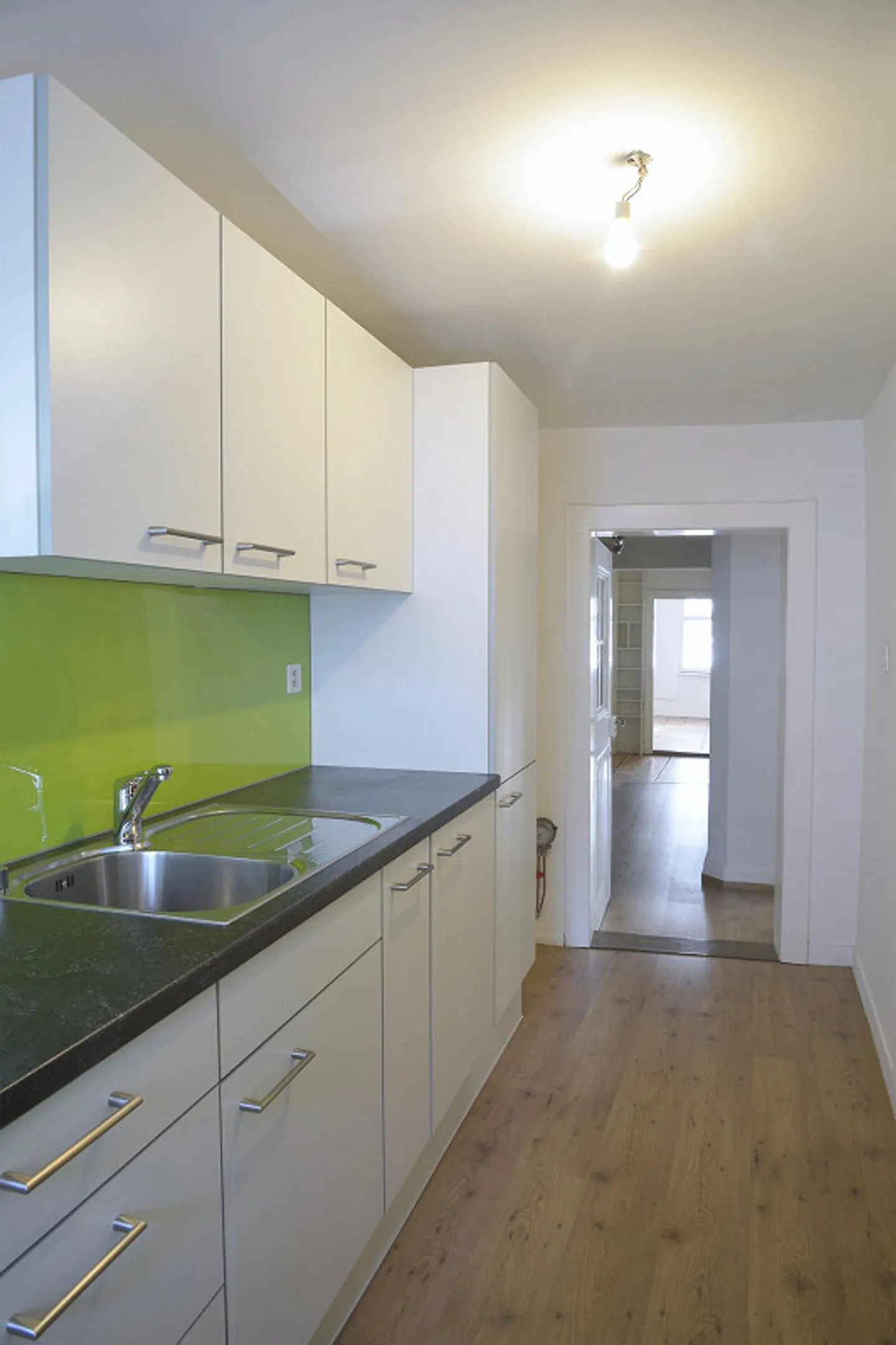 Charming old apartment in the heart of Basel - Photo 3 of 9