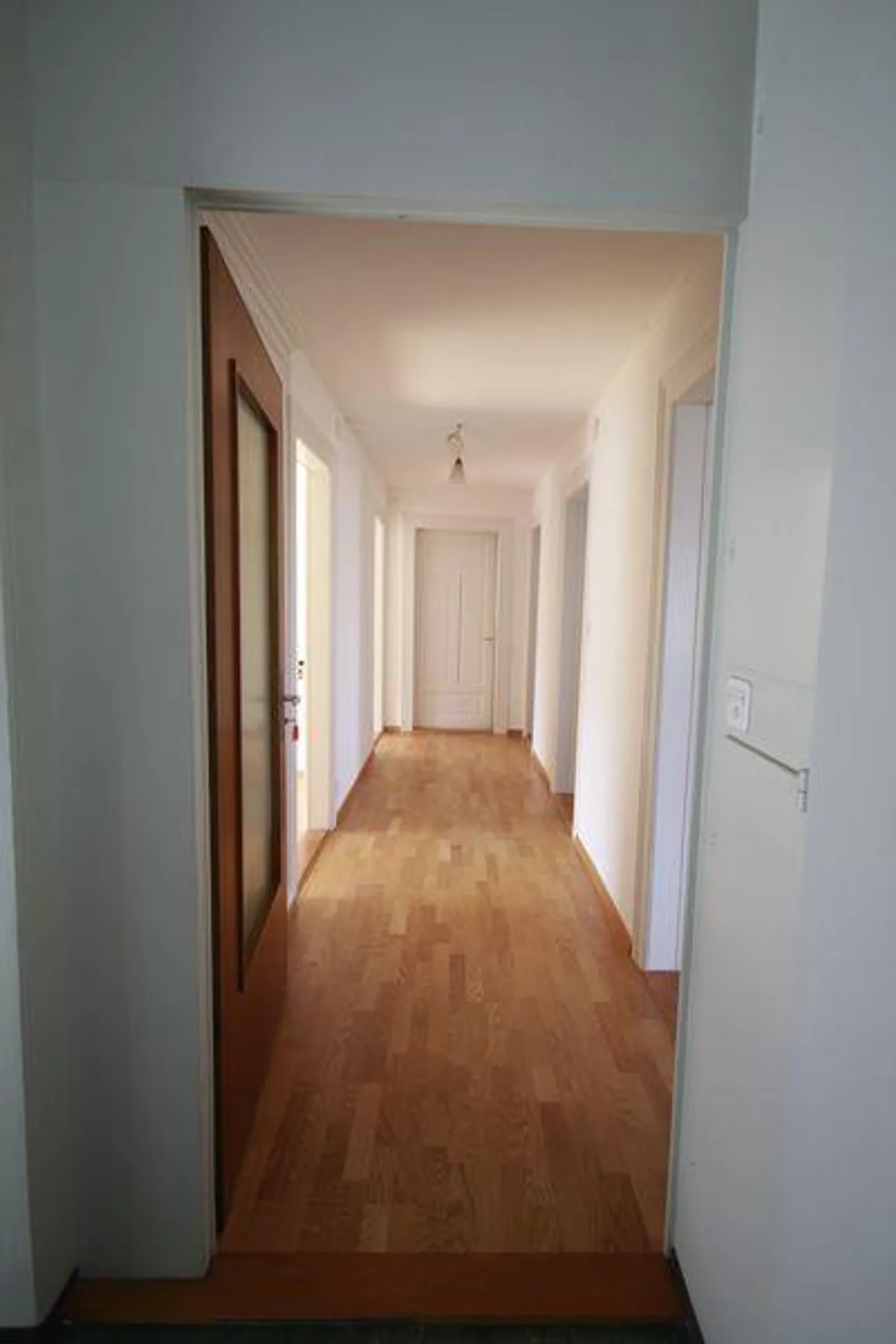 Bright 4 Room Apartment - Photo 7 of 8