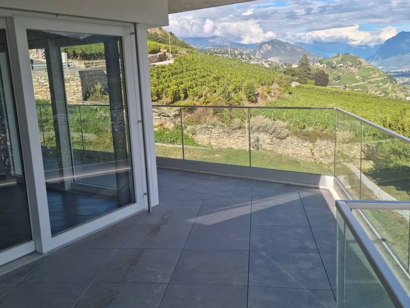 5,5 camere di alto standard - vista grandiosa sui castelli - Foto 4 di 8