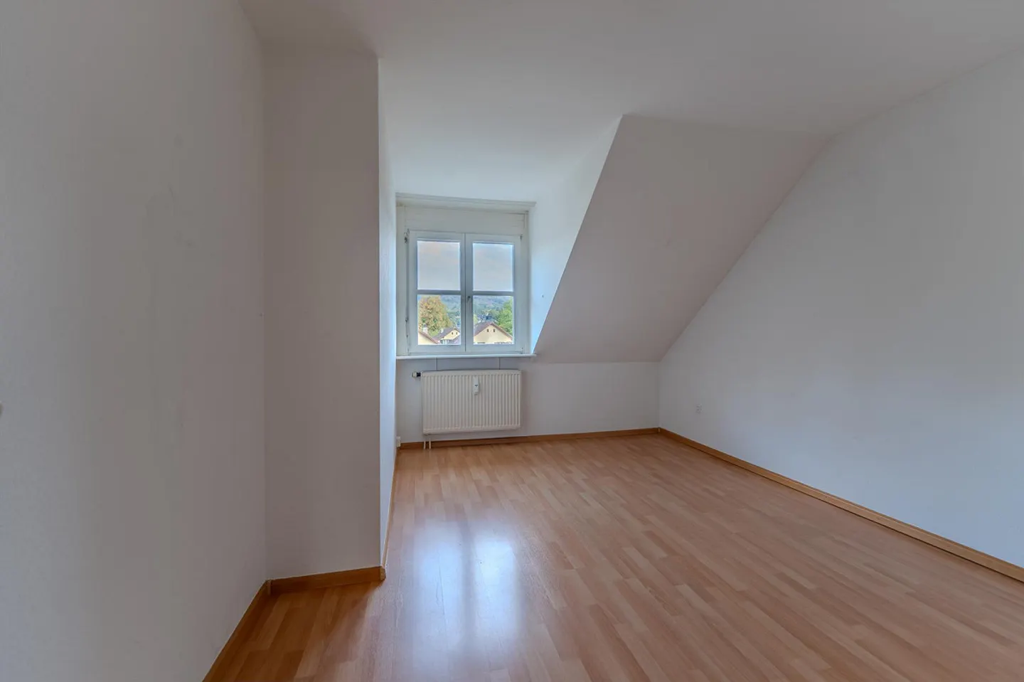 Appartement en duplex spacieux et confortable de 4 pièces à Riehen - Photo 2 sur 9