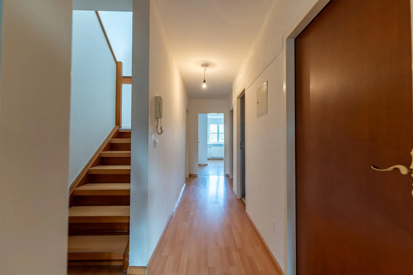 Appartement en duplex spacieux et confortable de 4 pièces à Riehen - Photo 7 sur 9