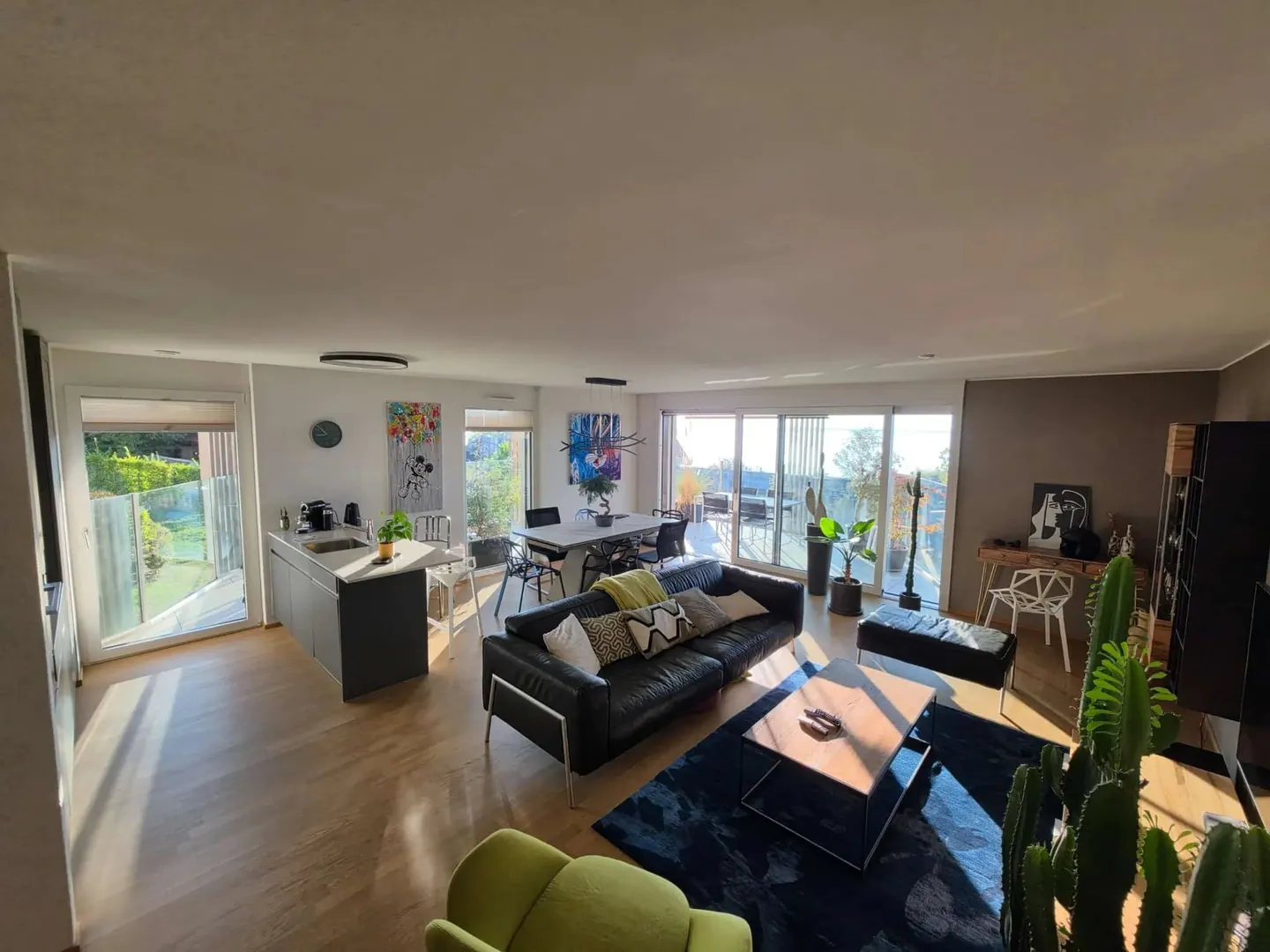 Appartamento Moderno con Vista Lago - Foto 1 di 7