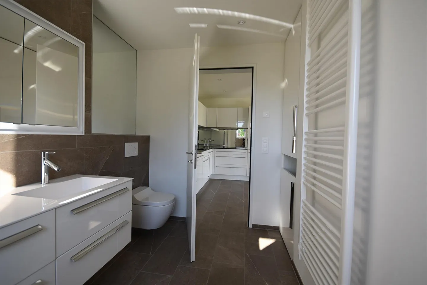 APPARTAMENTO 2,5 STANZE AL PIANO SUPERIORE - VIENI A VIVERE, RIMANERE, GODERE - Foto 5 di 6