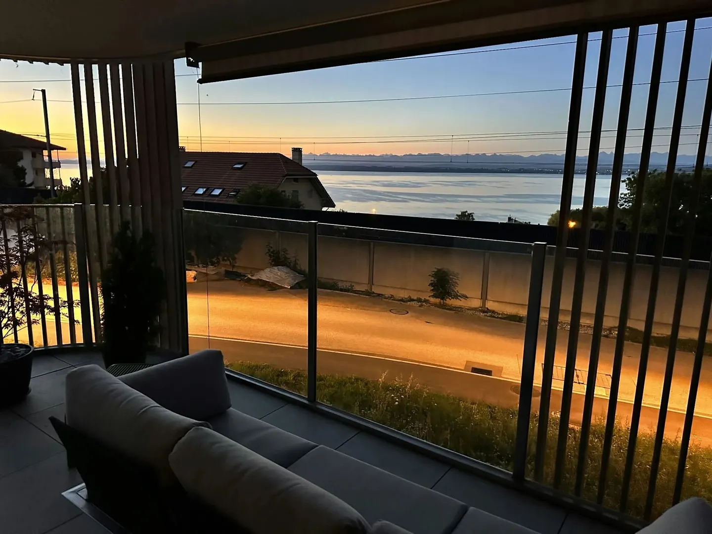 Appartamento Moderno con Vista Lago - Foto 6 di 7