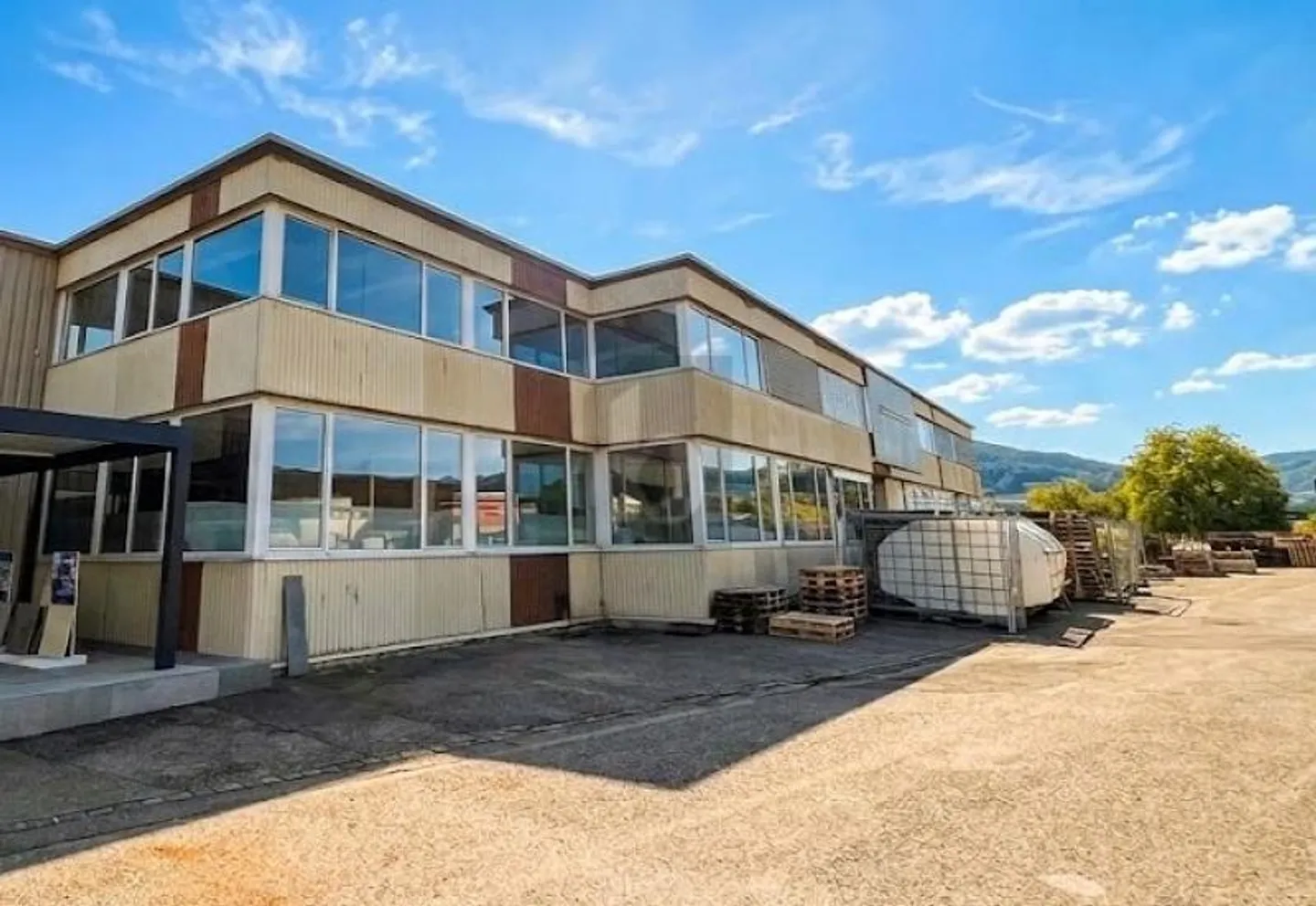 BRIGHT, SPACIOUS AND PRACTICAL - Photo 1 of 6