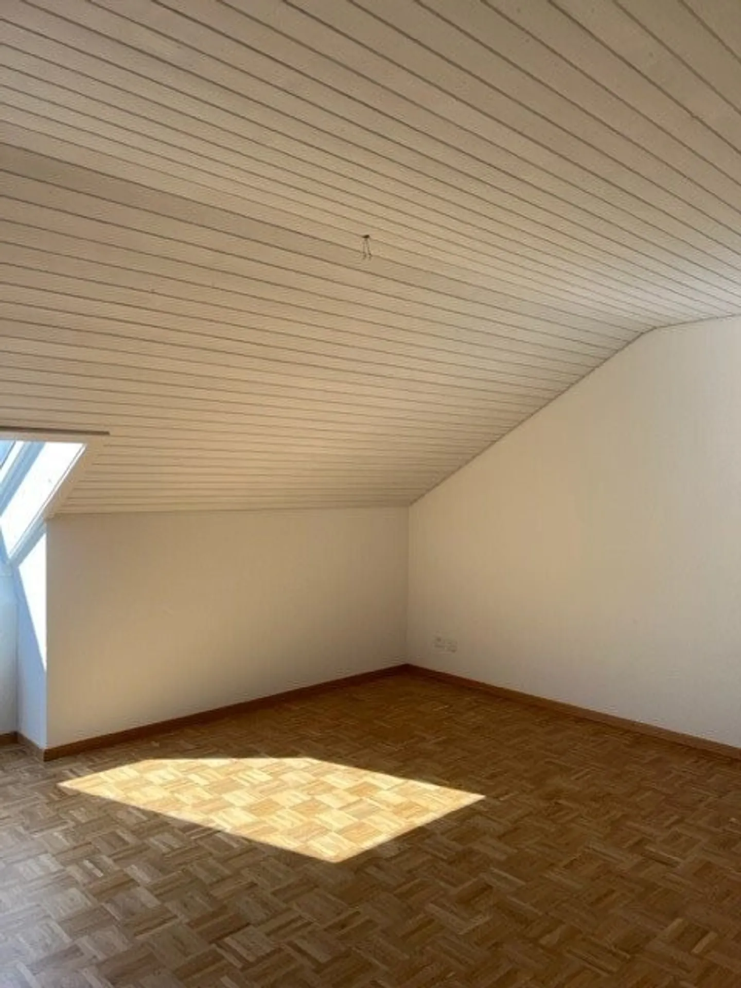 Charming 2.5-Room Apartment - Photo 3 of 6