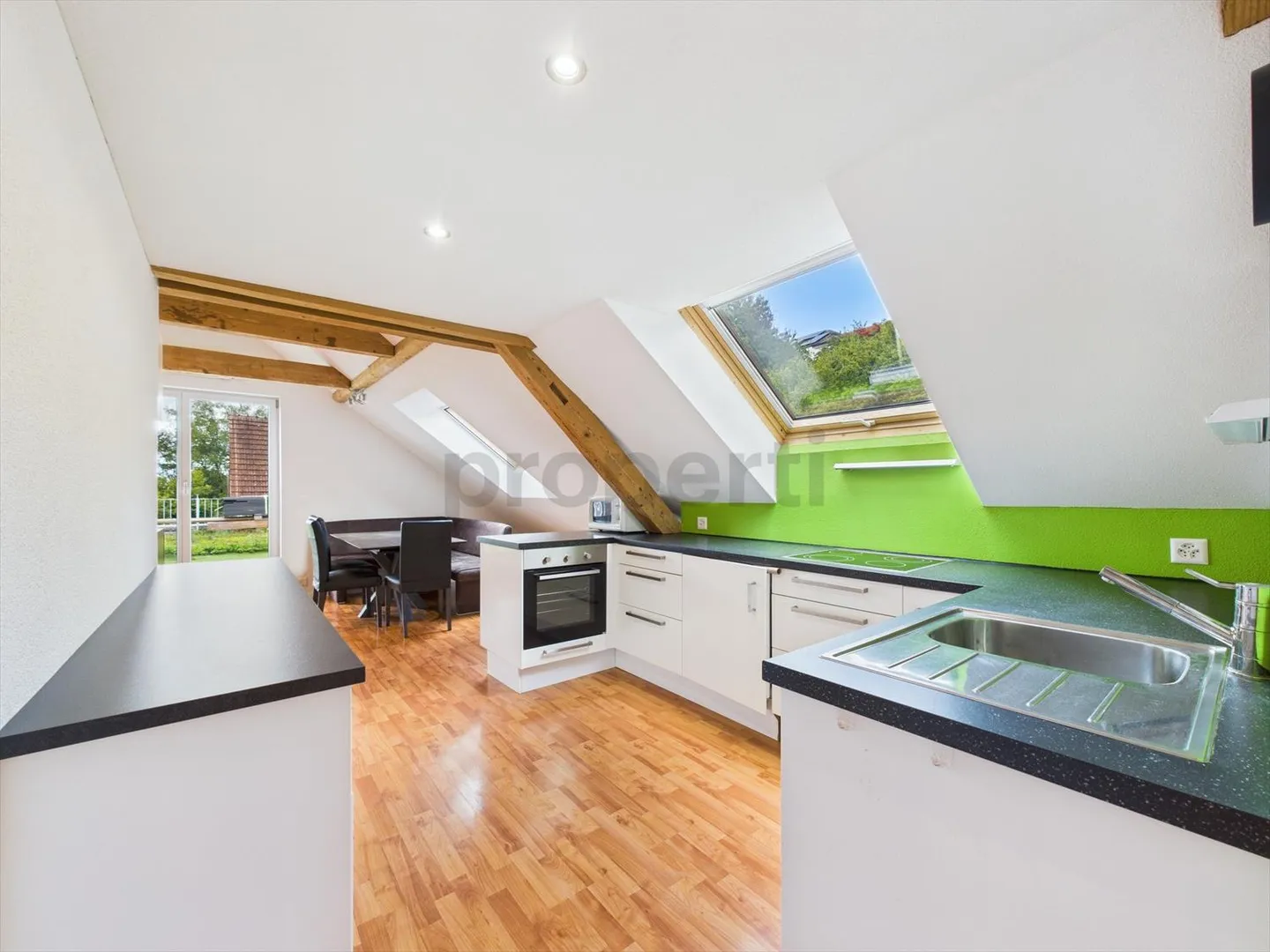 Charming penthouse with history and modern comfort in Müllheim, Canton TG - Photo 4 of 12