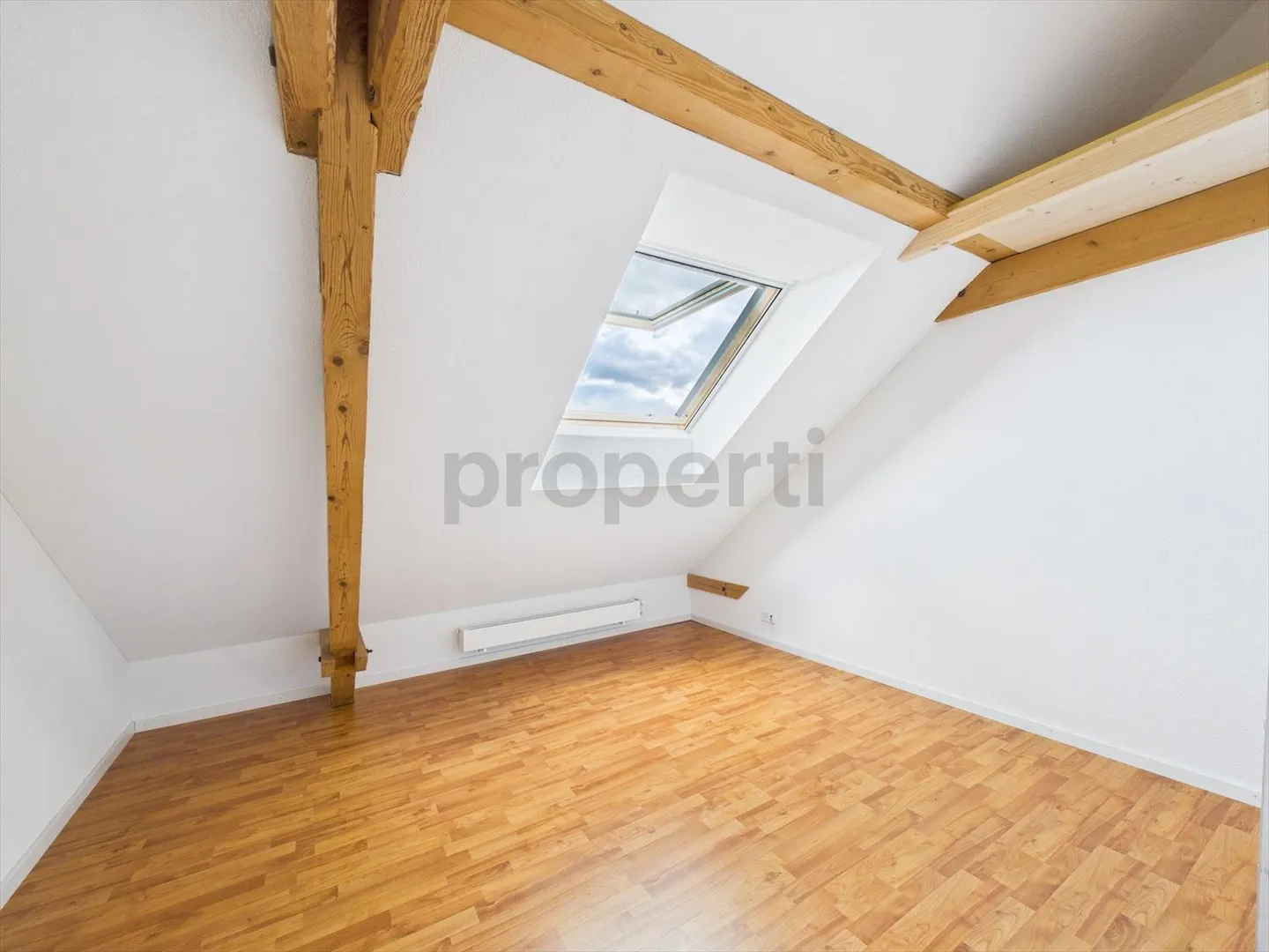 Charming penthouse with history and modern comfort in Müllheim, Canton TG - Photo 7 of 12