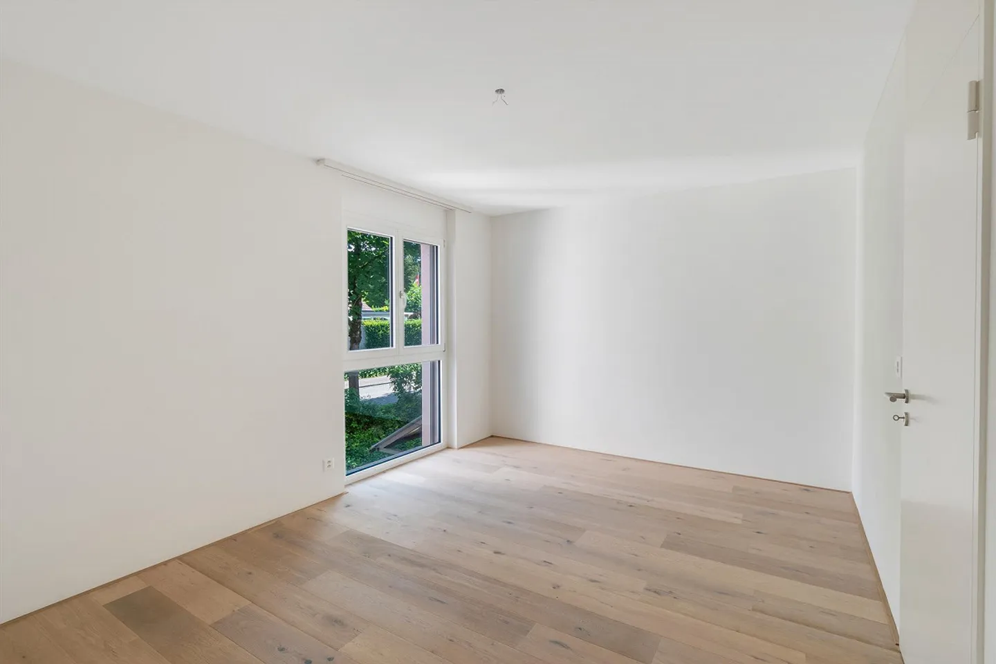 Maison familiale moderne avec beaucoup de verdure, de calme et de lumière - Photo 10 sur 13