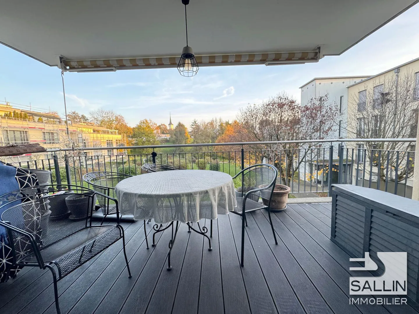 Ampio appartamento di 4 locali al piano superiore con 1 posto auto. - Foto 3 di 5