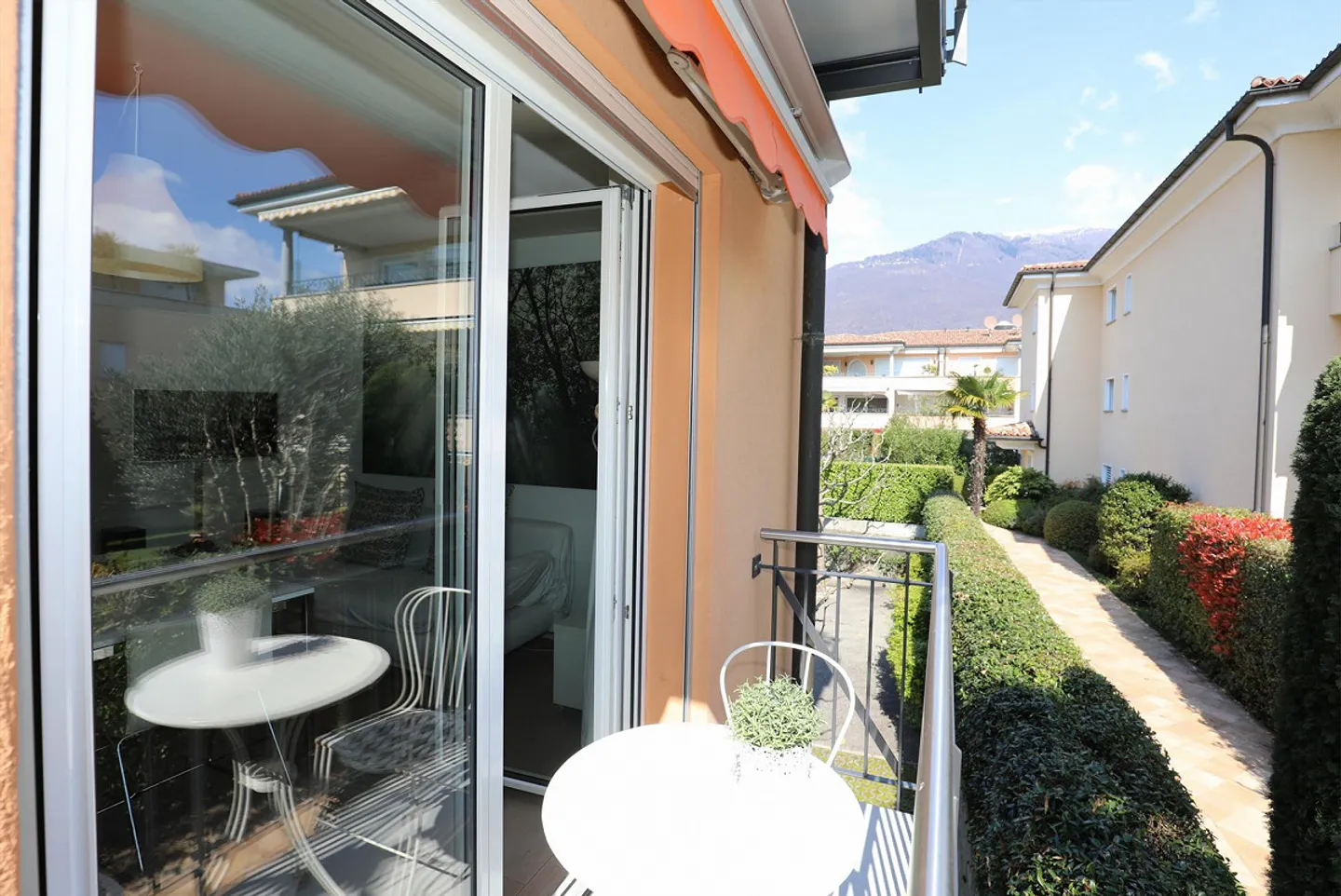 Charmante appartement 2.5 pièces avec petit balcon - Photo 4 sur 16