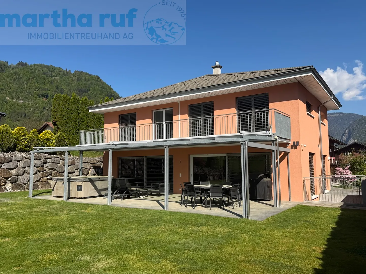 Maison familiale spacieuse avec vue - Photo 1 sur 21