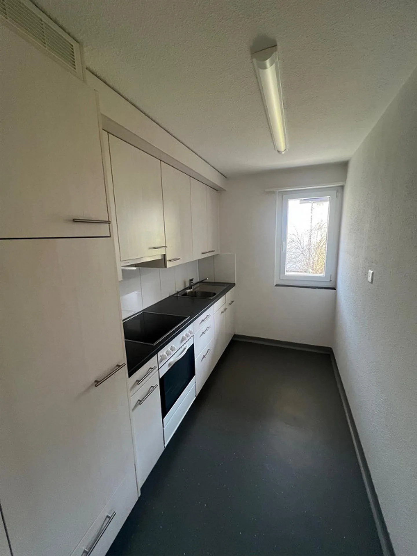 Cozy 3.5-room apartment in Wittenbach with balcony - Photo 4 of 6