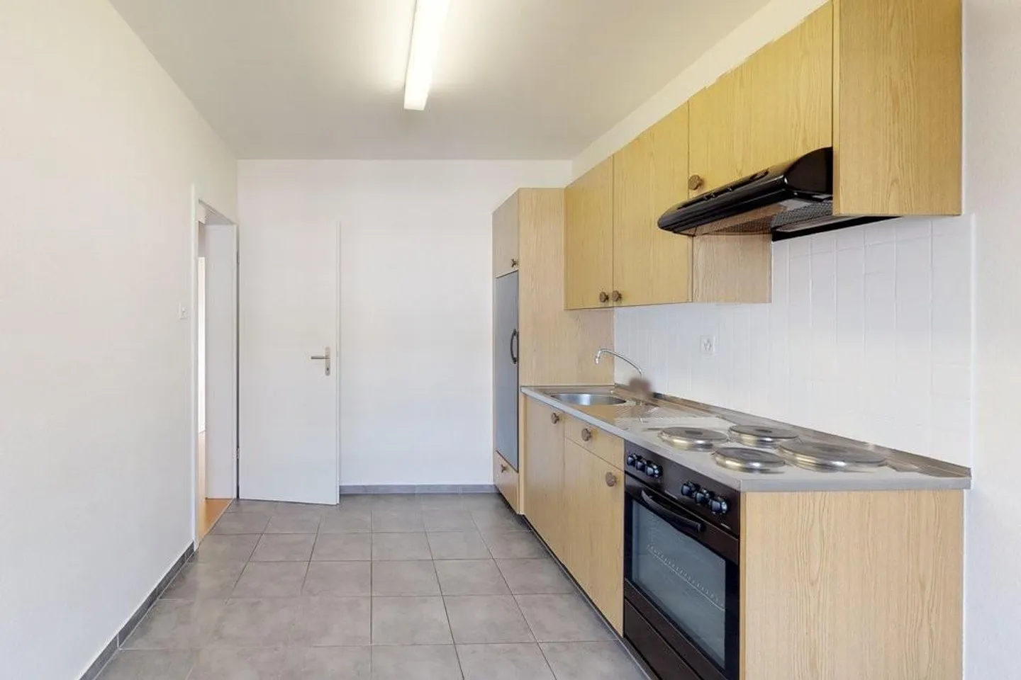 Sunny apartment in Muttenz with balcony - Photo 6 of 12