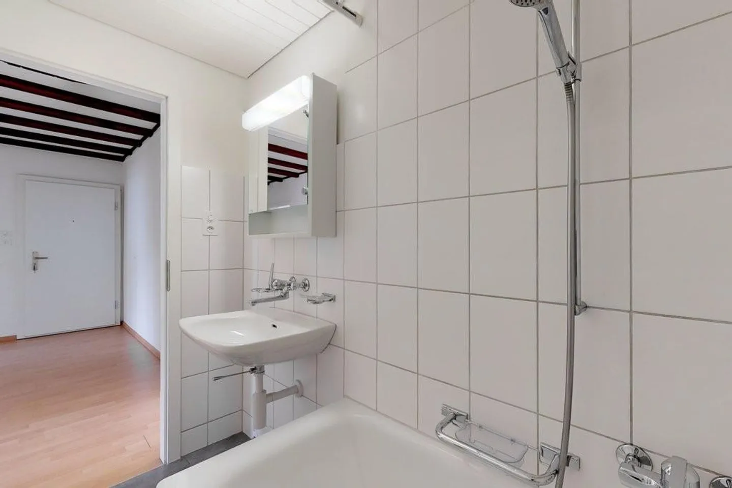 Sunny apartment in Muttenz with balcony - Photo 7 of 12