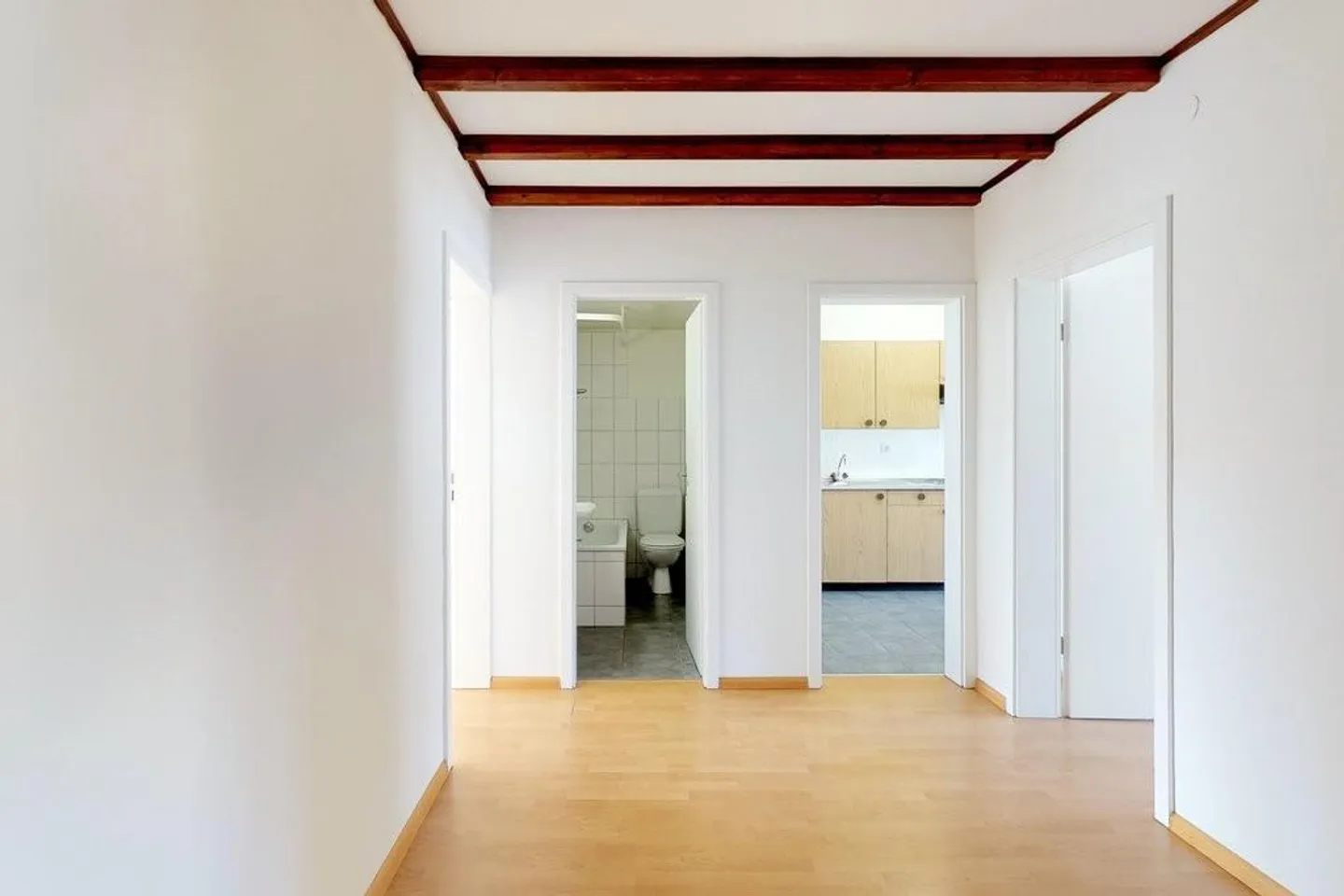 Sunny apartment in Muttenz with balcony - Photo 8 of 12