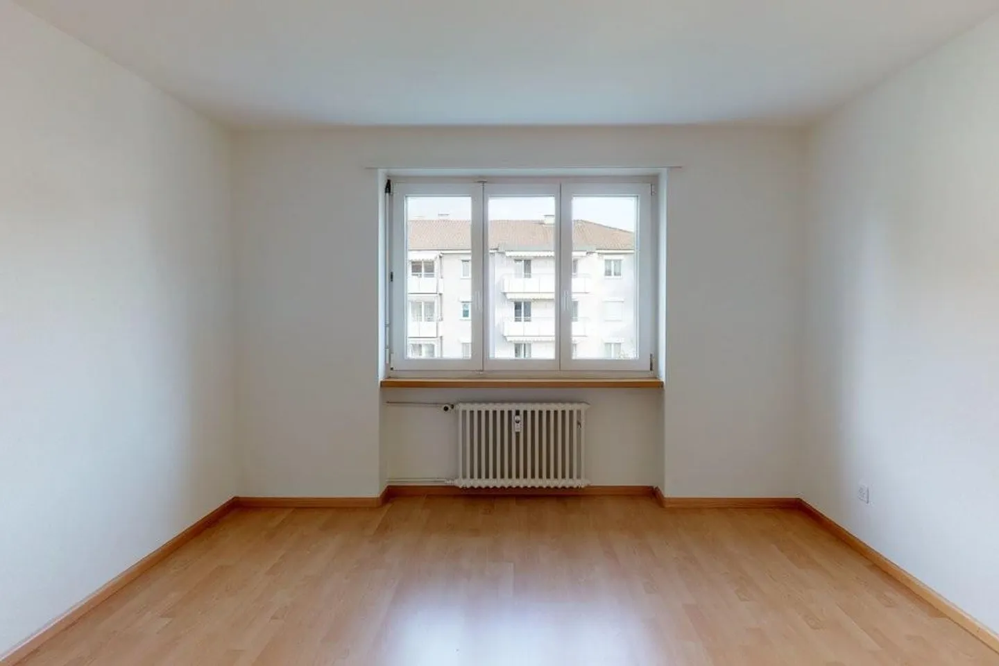 Sunny apartment in Muttenz with balcony - Photo 9 of 12