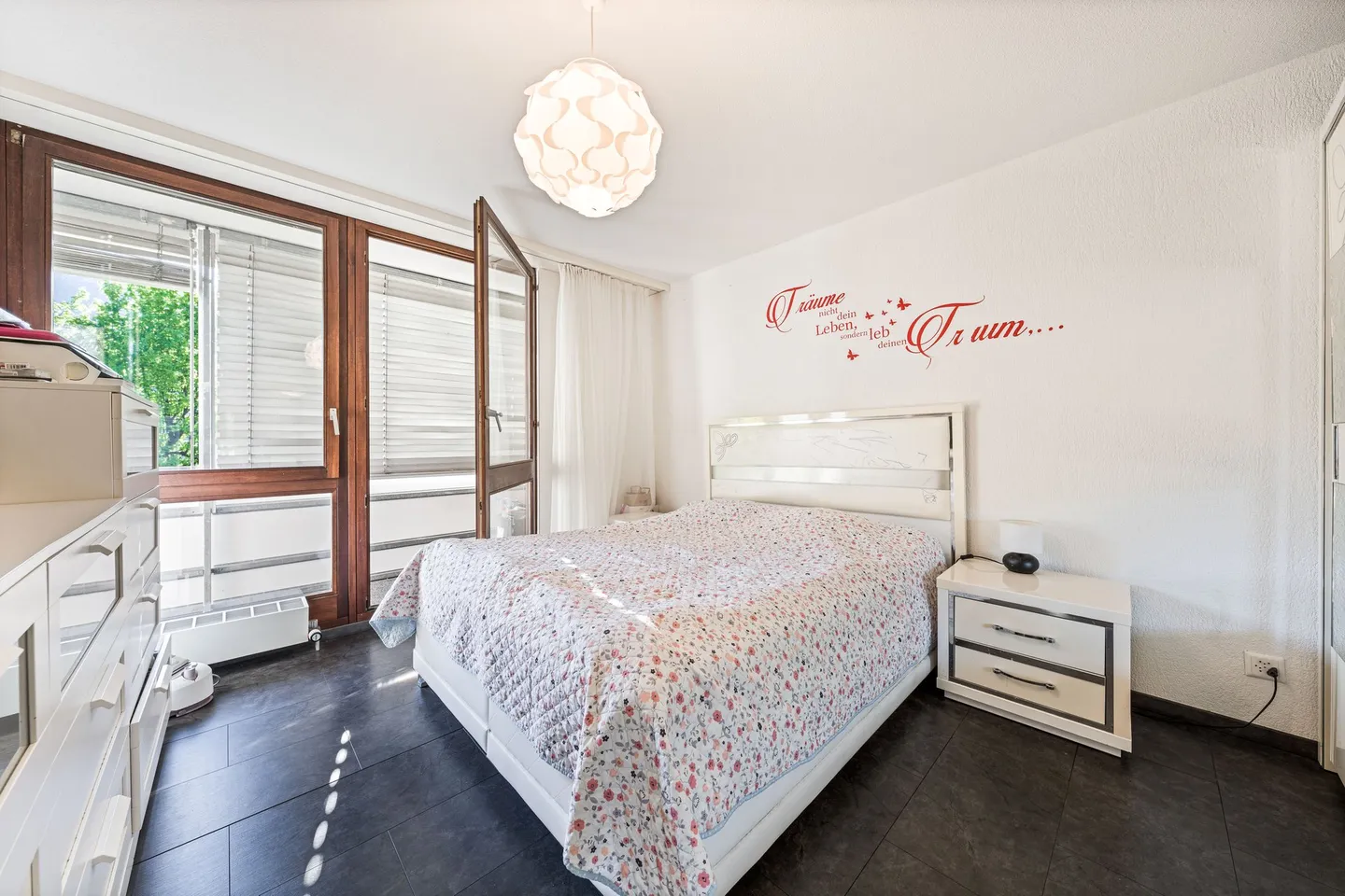Modernes Apartment mit Balkon - Foto 4 von 11