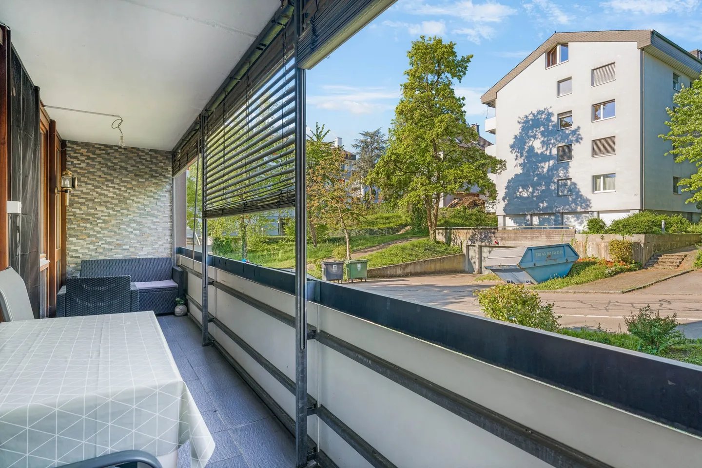 Modernes Apartment mit Balkon - Foto 8 von 11