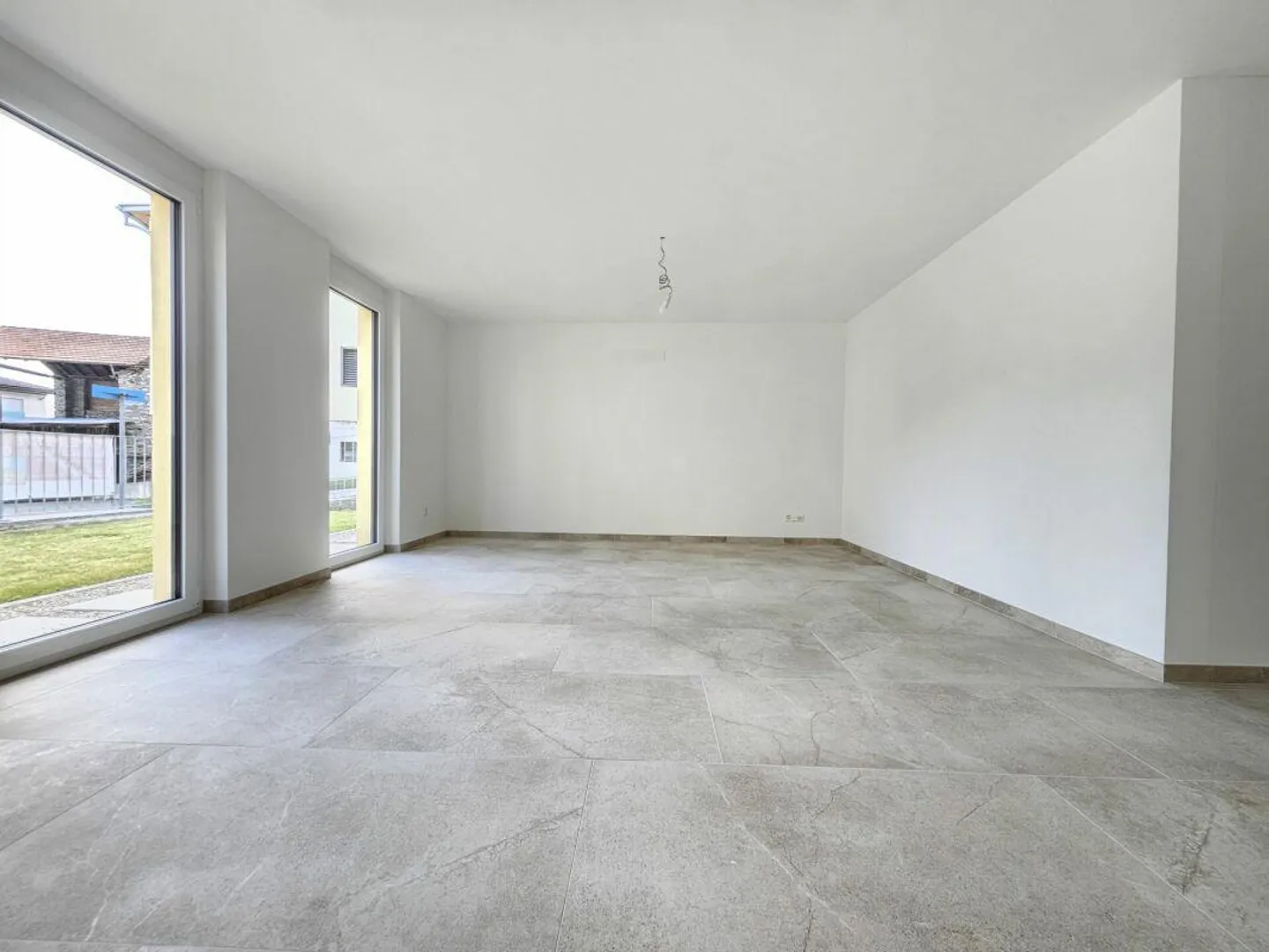 GORDOLA - Modern 3.5-room apartment with garden - Photo 9 of 13