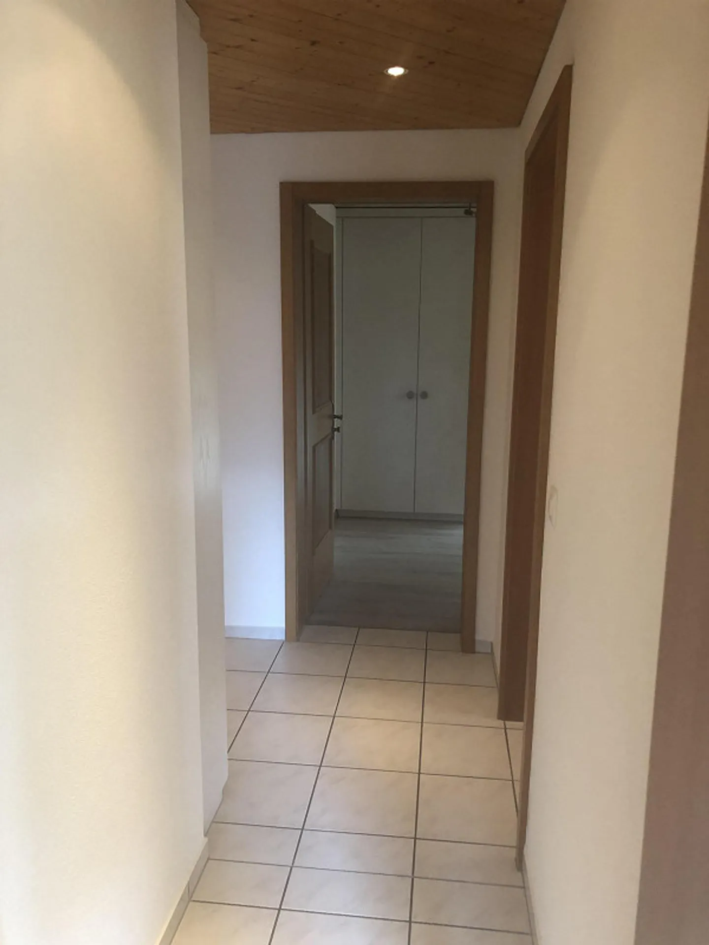 Appartamento luminoso 5½ stanze ristrutturato in affitto - Foto 13 di 28