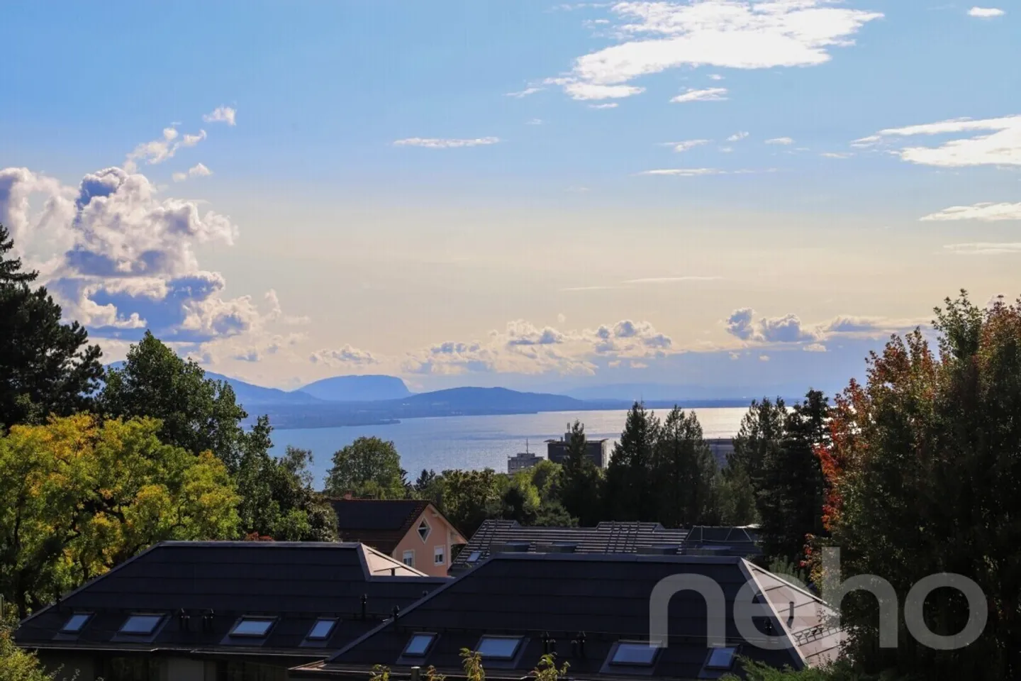Geräumiges Duplex mit außergewöhnlichem Blick auf den See - Foto 4 von 9